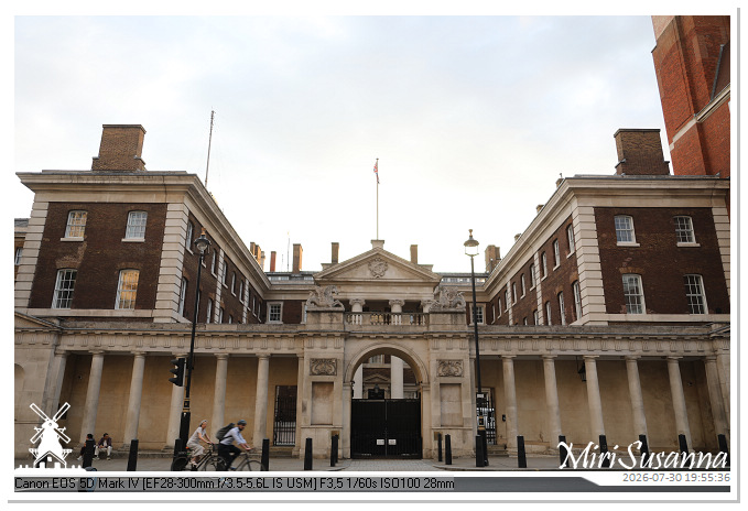 London D1 MS5D3165